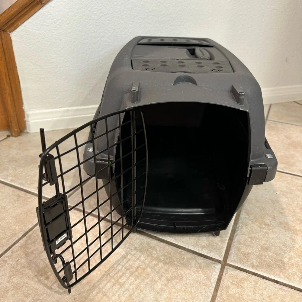 Small Cat/Dog Kennel